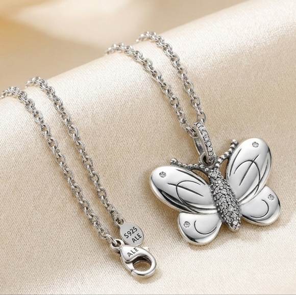 Pandora Sterling Silver Sparkling Butterfly Charm 24 Inch Chain